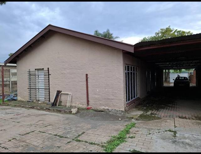 4 BEDROOM HOUSE FOR SALE IN BOOYSENS